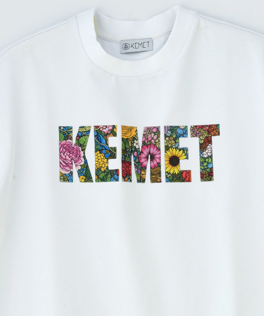 BLOOMING — Graphic Oversized Tee
Available in: White, Off-White/Multi